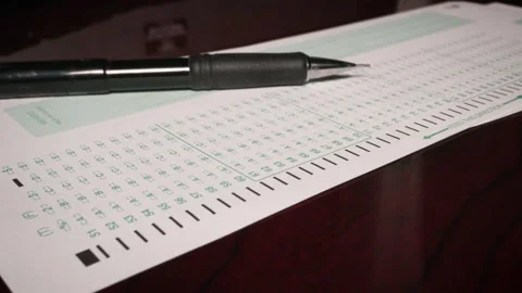 2 close up multiple choice exam student testing with pencil paper Vídeos de archivo 270368088