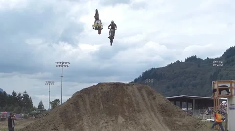 2 FMX professionals jumping. Stock Footage 43485805