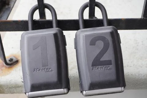 2 Master Lock padlock Фото