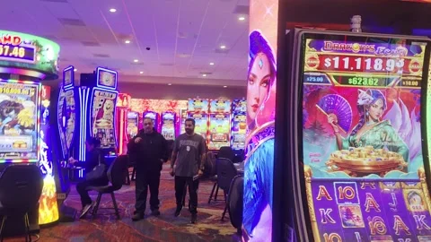 2 May 2024 Los Angeles, California - Slot Casino Gambling Games Playing Vidéo 319919635