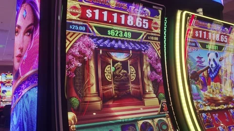 2 May 2024 Los Angeles, California - Slot Casino Gambling Games Playing Vidéo 319920175