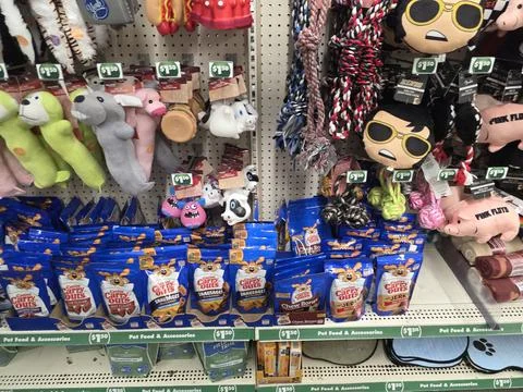 2 May 2026 Long Beach, California - Walking Inside of Grocery Retailer Store 写真素材