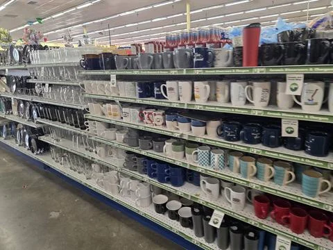 2 May 2026 Long Beach, California - Walking Inside of Grocery Retailer Store Fotos Stock
