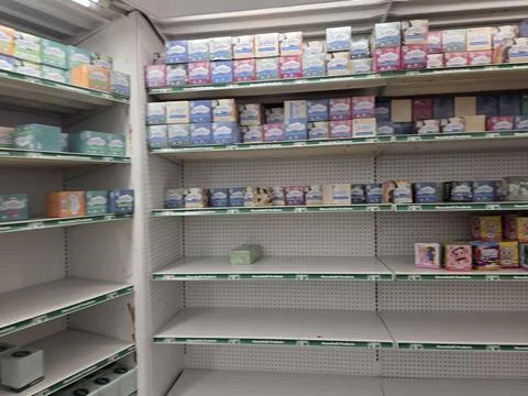 2 May 2026 Long Beach, California - Walking Inside of Grocery Retailer Store Stock-Fotos