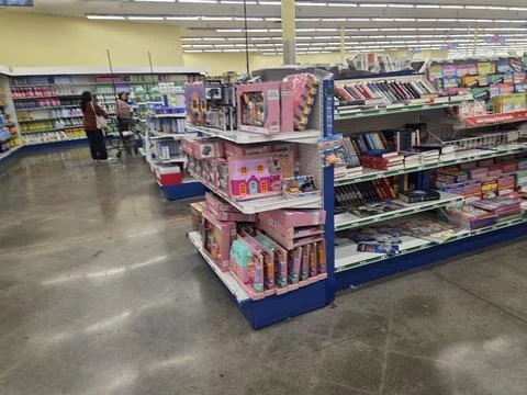 2 May 2026 Long Beach, California - Walking Inside of Grocery Retailer Store Фото