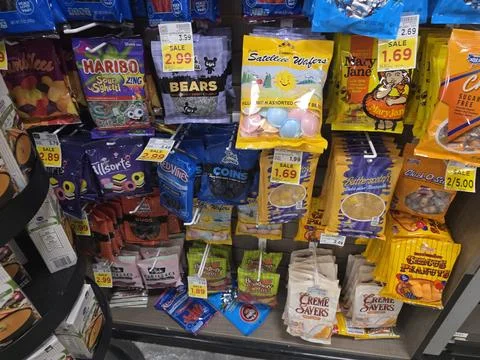 2 May 2026 Long Beach, California - Walking Inside of Grocery Retailer Store 写真素材