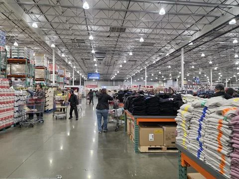 2 May 2026 Long Beach, California - Walking Inside of Grocery Retailer Store Stock Photos