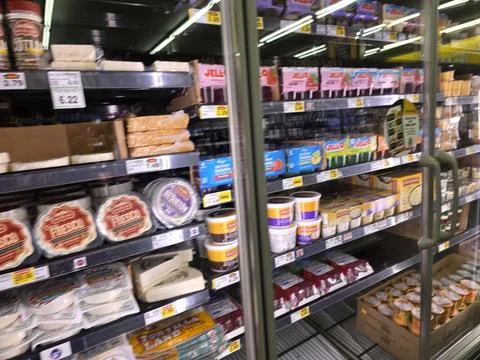 2 May 2026 Long Beach, California - Walking Inside of Grocery Retailer Store Stock-Fotos