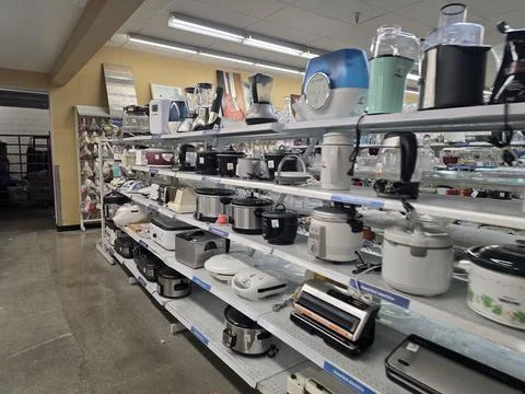 2 May 2026 Long Beach, California - Walking Inside of Grocery Retailer Store 写真素材