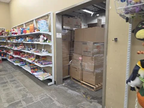 2 May 2026 Long Beach, California - Walking Inside of Grocery Retailer Store Фото