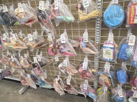 2 May 2026 Long Beach, California - Walking Inside of Grocery Retailer Store Fotos de archivo