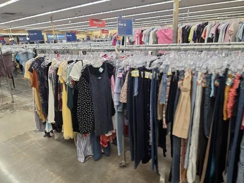 2 May 2026 Long Beach, California - Walking Inside of Grocery Retailer Store 库存照片