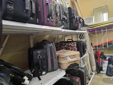2 May 2026 Long Beach, California - Walking Inside of Grocery Retailer Store Fotos de archivo