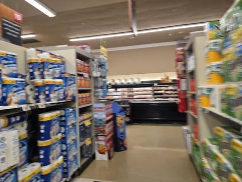 2 May 2026 Long Beach, California - Walking Inside of Grocery Retailer Store Fotos Stock