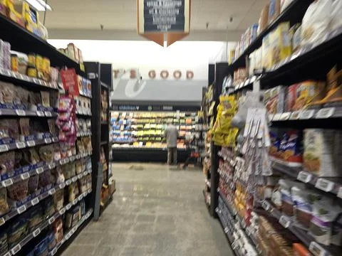 2 May 2026 Long Beach, California - Walking Inside of Grocery Retailer Store Fotos Stock
