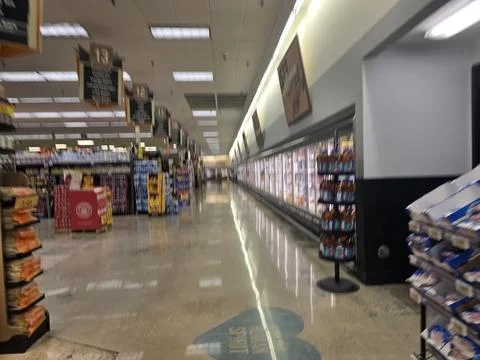 2 May 2026 Long Beach, California - Walking Inside of Grocery Retailer Store Fotos Stock
