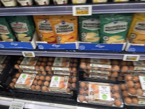 2 May 2026 Long Beach, California - Walking Inside of Grocery Retailer Store 库存照片