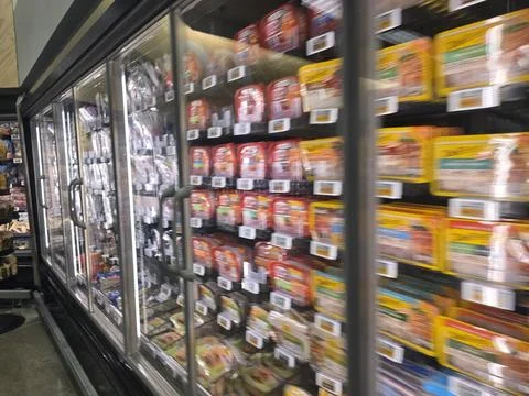 2 May 2026 Long Beach, California - Walking Inside of Grocery Retailer Store 库存照片