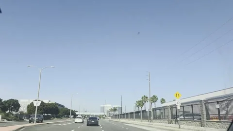 2 May 2026 Los Angeles, California - Driving Interstate Freeway Mountain Street Vídeos de archivo 344769883
