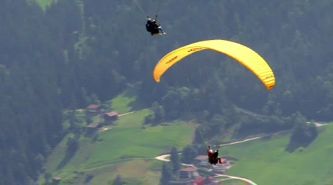 2 paraglider close together Stock Footage 631103