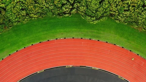 2 persons running across the stadium in 4K footage Video stock 107120309