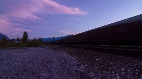 2 Shots of Train coming in and leaving Timelapse 스톡 동영상 12454154