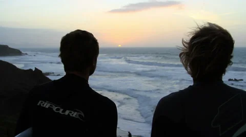 2014 atlantik surfer sundown highfive 库存影片 35785446