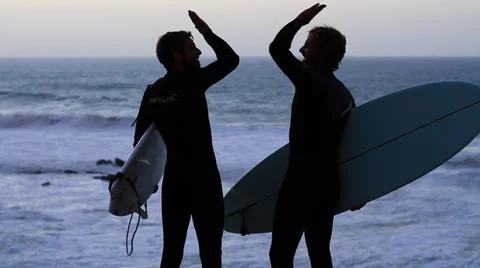 2014 atlantik surfer sundown highfive2 库存影片 35785733