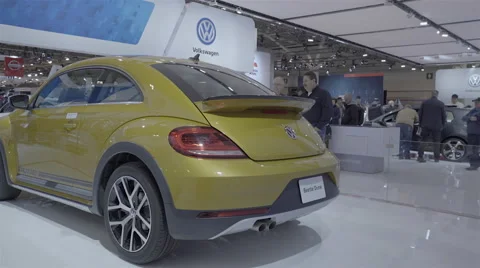 2016 Volkswagen Beetle Dune. 2016 Toronto International Auto Show.  Vidéo 60835877