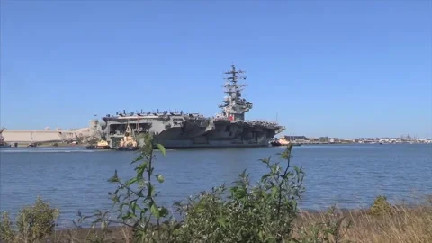 2017 USS RONALD REAGAN DOCKS IN BRISBANE Stock Footage 181536974