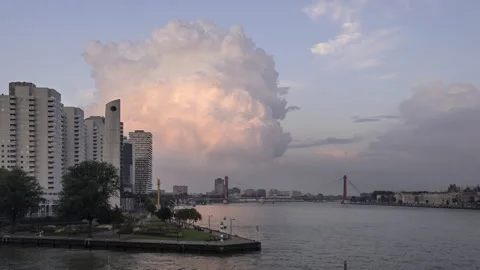 2021 09 10 Rotterdam dynamic view of river and clouds Stock Footage 167953772
