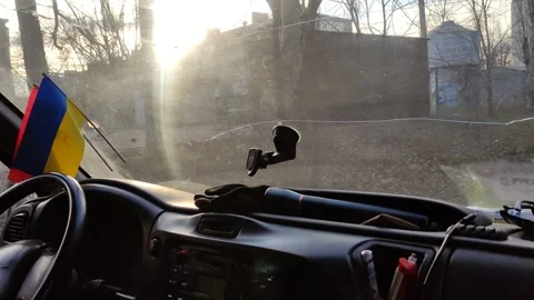 2022, Bakhmut, Ukraine – nearly empty city with humanitarian vehicle Vídeo Stock 315967286