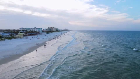 2022 - Excellent aerial view pulling back from people on New Smyrna Beach, Stock Footage 170492673
