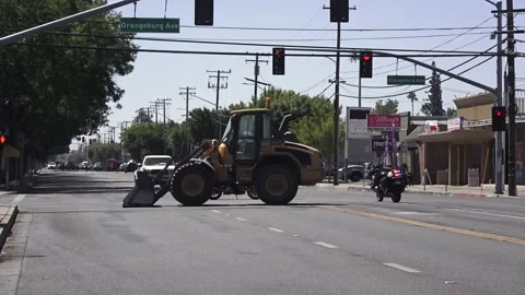2022 'Modesto Straight Pride' rally disrupted by LGBTQ+ protesters Vídeo Stock 255179357
