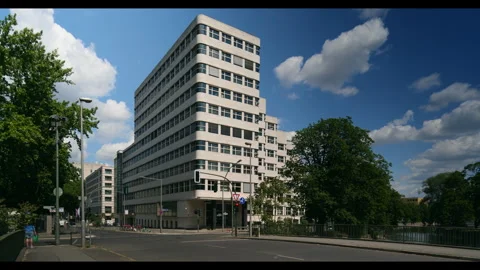 2025 05 20 Shell Haus 01 Video stock 309682301