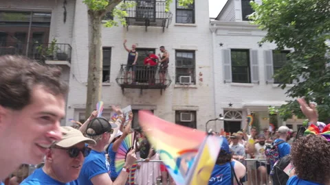 2025 NYC Pride March is opened on Fifth Avenue in New York City. Vídeos de archivo 312845583