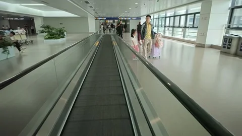 2026 Aug 28, Shanghai. First-person view walking past empty moving walkway Vidéo 344852916