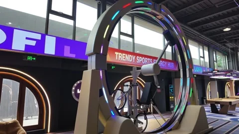 2026 Jun 20, Shanghai. Interactive LED-Lit Gyroscope Ride In Modern Indoor Vidéo 339326990