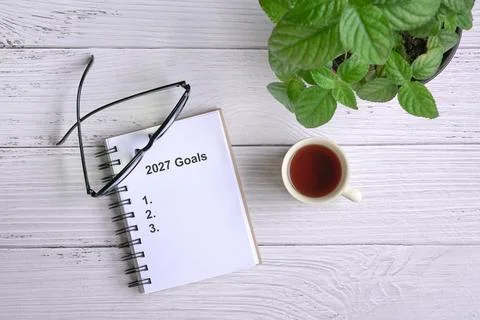 2027 Goals on notebook Stock Photos