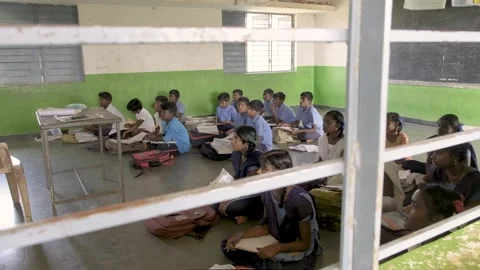 21. Students listening to class Stock-Footage 149097905