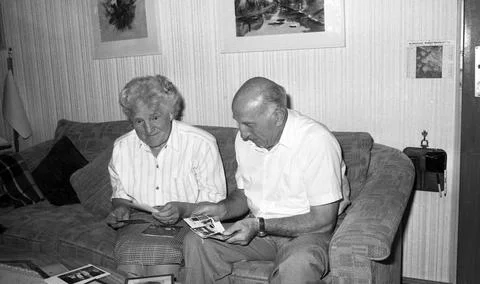  21.08.90 Hoeneß Eltern Paula und Erwin Deutschland, Ulm, 21.08.1990, Fuss.. Stock Photos