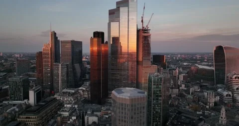 The 22 Bishopsgate glowing from sunlight in the evening Stock-Footage 201453489