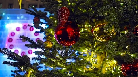 23-46 on Christmas clock and fir tree in Moscow 스톡 동영상 71155912