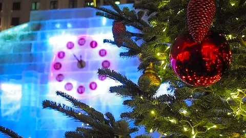 23-55 on Christmas clock and fir tree in Moscow 스톡 동영상 71158079