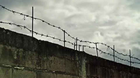 24 Clouds running against prison wall, timelapse Vídeo Stock 10746480