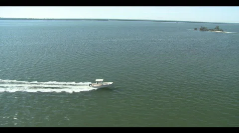 24ft Boat Underway Video stock 693065