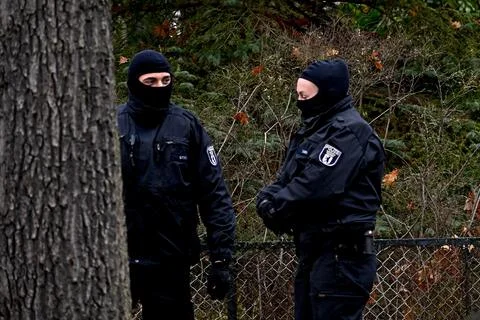 25 arrested on suspicion of plotting to overthrow government in police raids acr Fotos de archivo