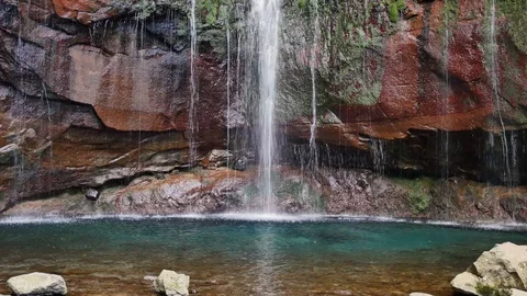 25 Fontes falls on Madeira. Vidéo 102673403
