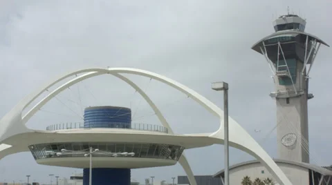 2.5K LAX Control Tower Encounter Restaurant 库存影片 37389472