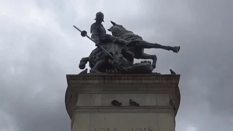 25s statue of st george Stock-Footage 82421572